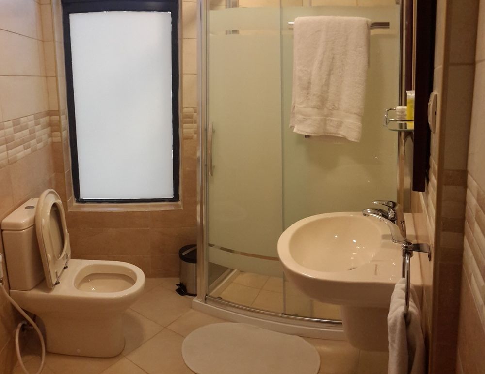 Rozana Hotel Амман Экстерьер фото